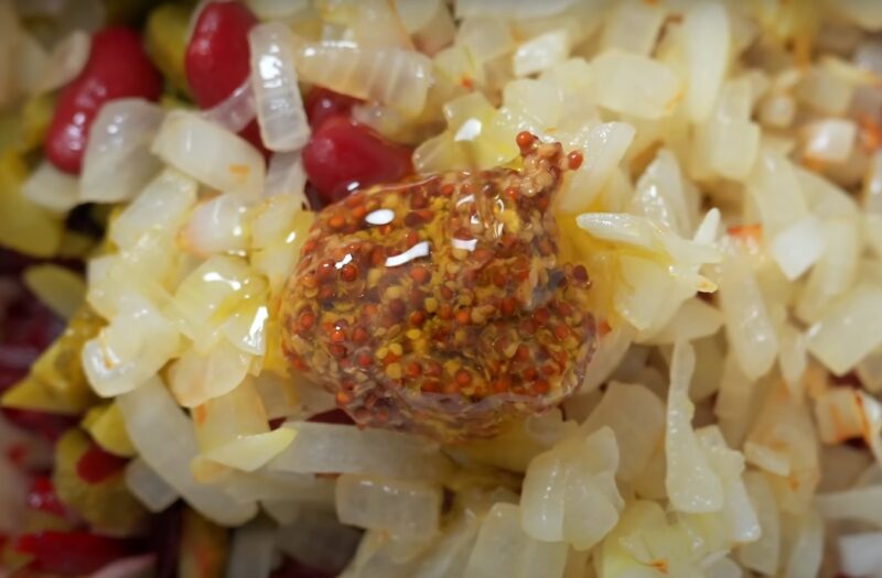 Конкурент винегрета. Вкусный, хрустящий и полезный салат из свеклы: рецепт за 5 минут