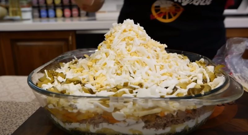 Бюджетный салат на Новогодний стол. Быстро, красиво и вкусно: простой и вкусный рецепт