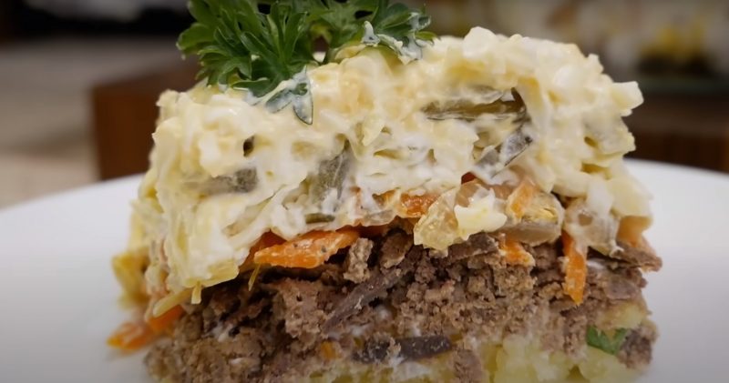 Бюджетный салат на Новогодний стол. Быстро, красиво и вкусно: простой и вкусный рецепт