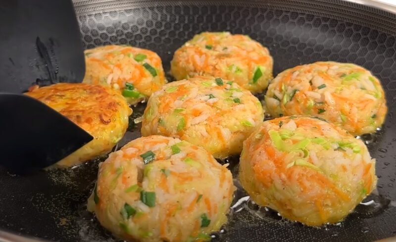 Кабачки с рисом вкуснее мяса. Простой рецепт: нежные и сочные котлетки