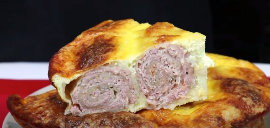 Почему из фарша я не готовила такое раньше? Мясной пирог без возни с тестом