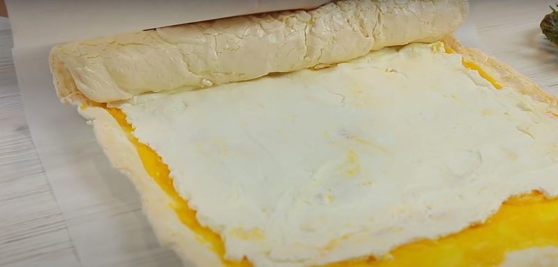 Меренговый рулет с мандариновым курдом. Красивый и сладкий десерт на Новогодний стол