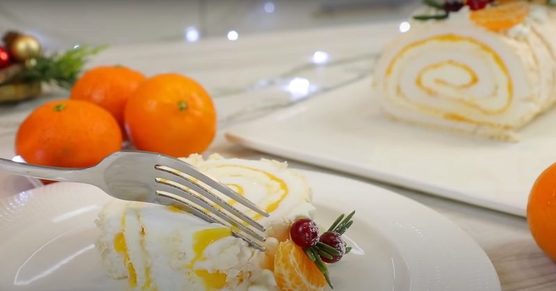 Меренговый рулет с мандариновым курдом. Красивый и сладкий десерт на Новогодний стол