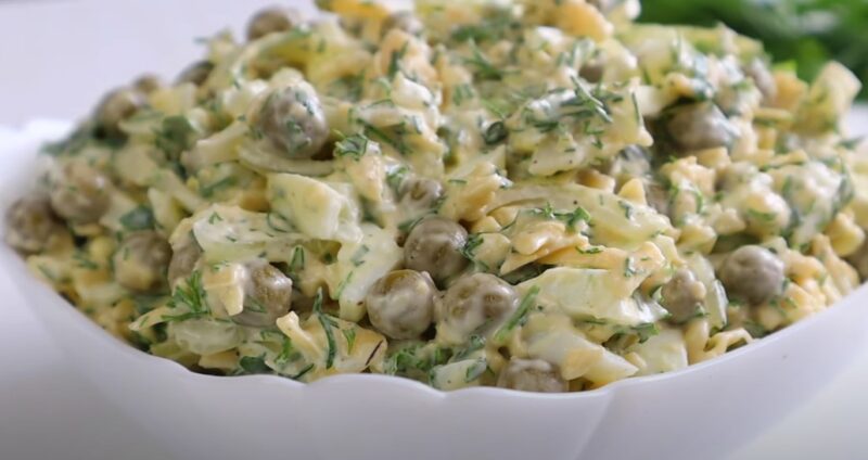 Салат "Простенький". Вкусная закуска за 5 минут: съедается на ура