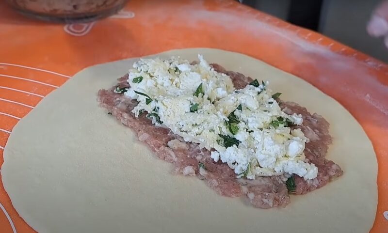 Пирожки с двойной начинкой. Сытное праздничное угощение, которое удивляет своим вкусом