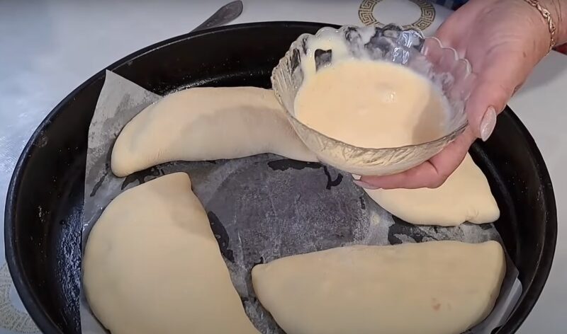 Пирожки с двойной начинкой. Сытное праздничное угощение, которое удивляет своим вкусом