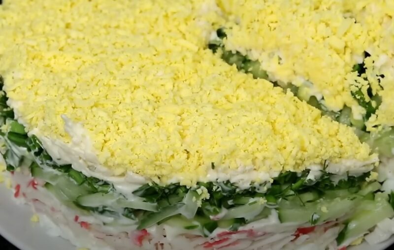 Салат с крабовыми палочками "Нежность". Весенний и лёгкий: простой и вкусный рецепт