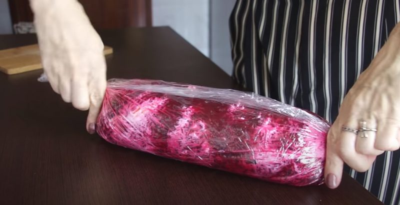 Салат на праздник "Королева стола". Нежный на вкус и оригинальное оформление