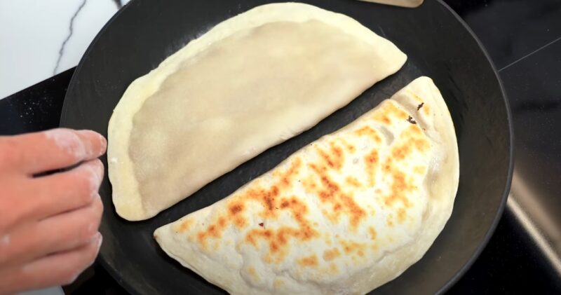 Вкуснее, чем обычные чебуреки. Янтыки с фаршем: мягкие и сочные