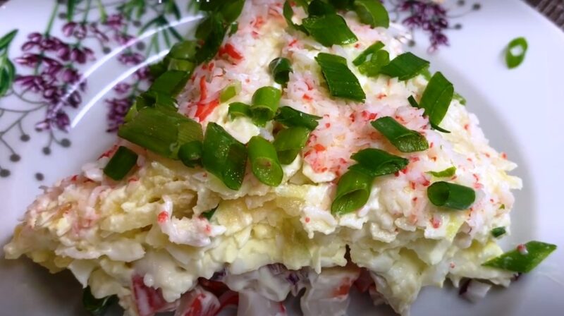 Вкусный салат “Нежная женщина”. Попробовал в гостях и не смог устоять: готовлю на все праздники
