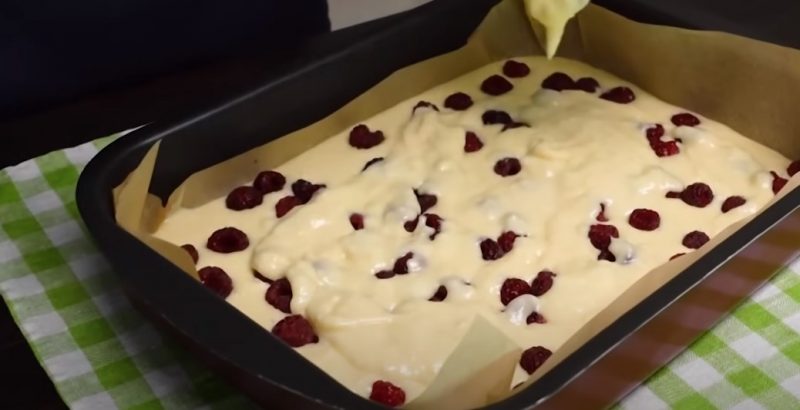 Вкусный пирог из самых простых продуктов. Готовится ну очень просто и быстро