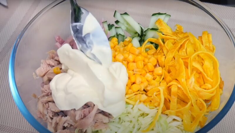 Сочный и нежный салат за секунду. Невероятно вкусно: все ингредиенты уже есть у вас дома