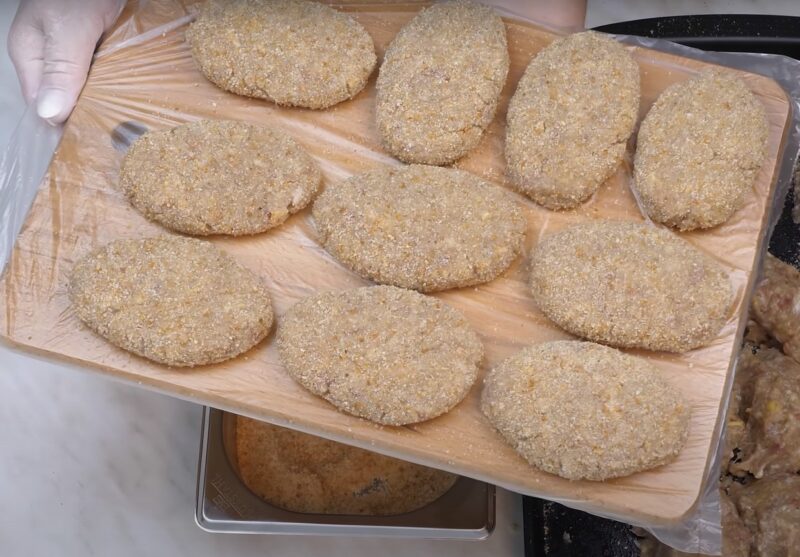 Готовлю 25 штук за один раз. Домашние мясные котлеты - вкусные, аппетитные и сочные
