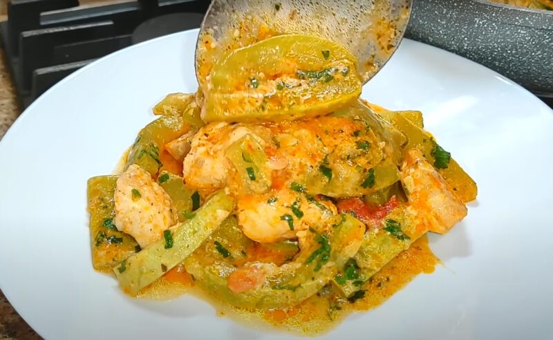 Кабачки с курицей в изумительном соусе. Сочное и вкусное блюдо для любого случая: простой рецепт