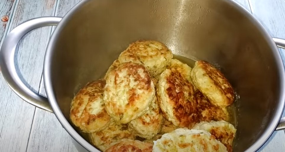Если готовлю летом котлеты, то только так и никак по другому! Сочные и нежные котлеты!