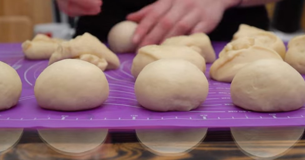 Пуховые сахарные плюшки. Бюджетно и вкусно, простой рецепт