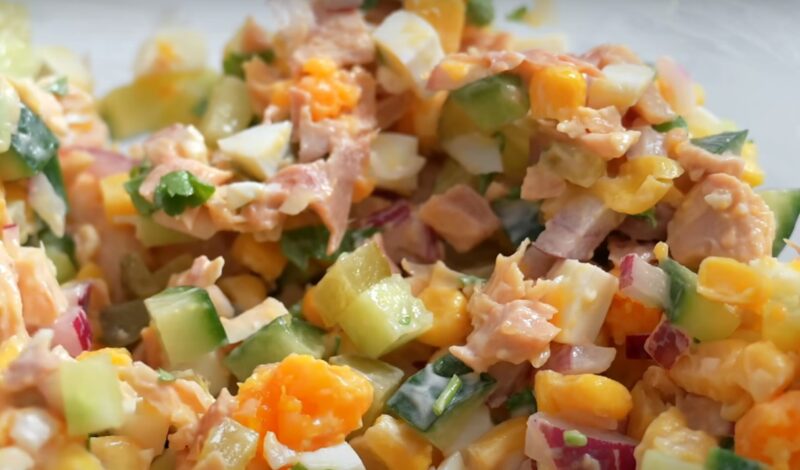 Рецепт из ресторана: улетный салат с курицей, который готовится проще простого. Сочность гарантирована!