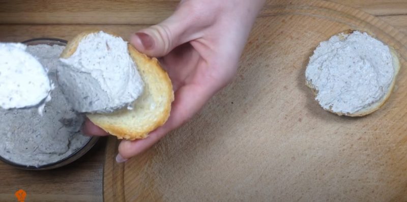 Вкуснейшая намазка на хлеб. Быстрая закуска для праздничного вечера
