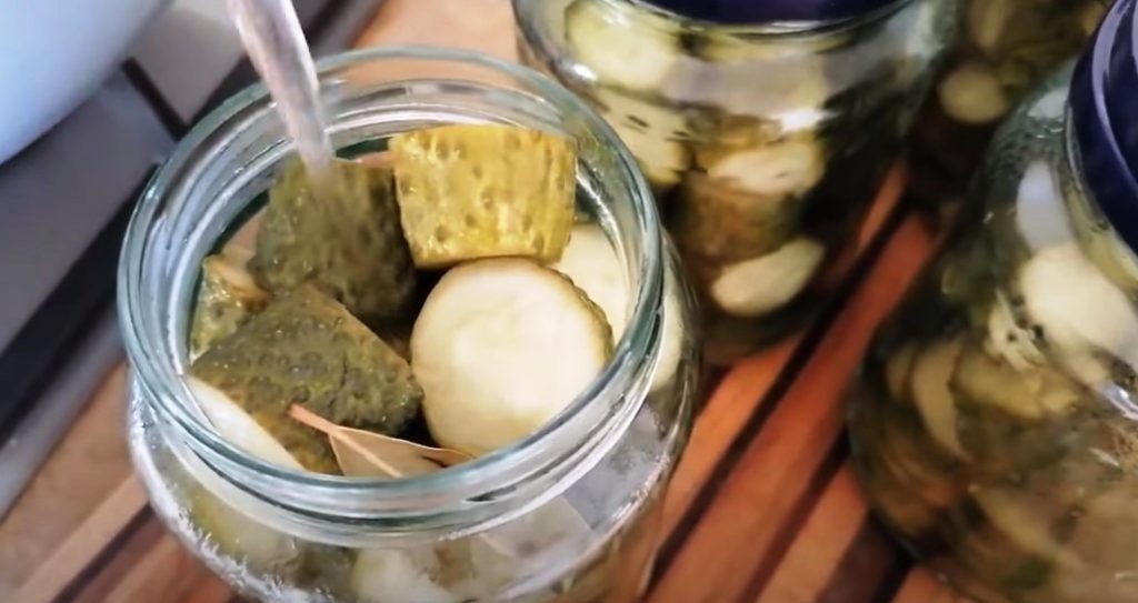 Огурцы по-фински: готовлю тазиками все лето! Вкусная заготовка на зиму
