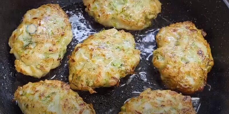 Летом самое то - 15 минут и готово. Самый вкусный и сытный рецепт из кабачков