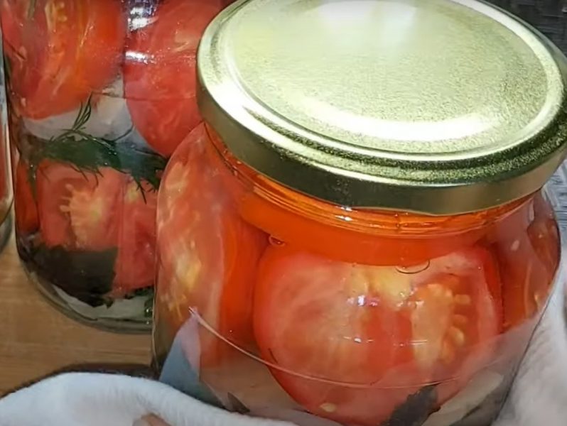 Помидоры на зиму без стерилизации. Простой рецепт с базиликом: пальчики оближешь