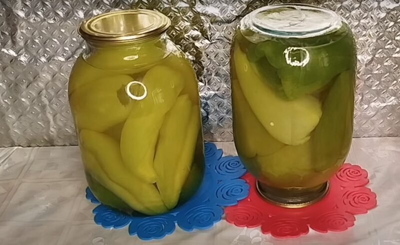 Открыл баночку — и на столе праздник: самый простой рецепт консервированного перца на зиму!