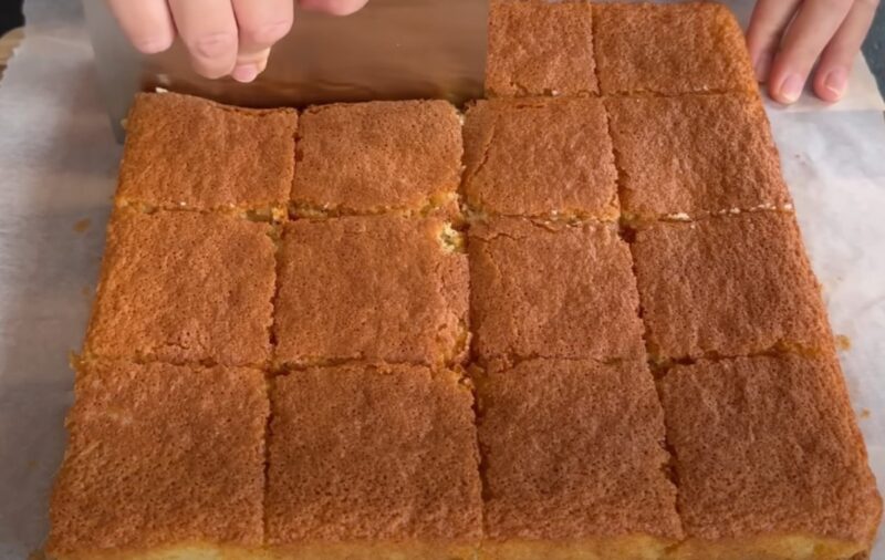 Каждый кусочек тает во рту: вкусный кокосовый десерт к чаю или кофе. Рецепт из дорогой кондитерской!