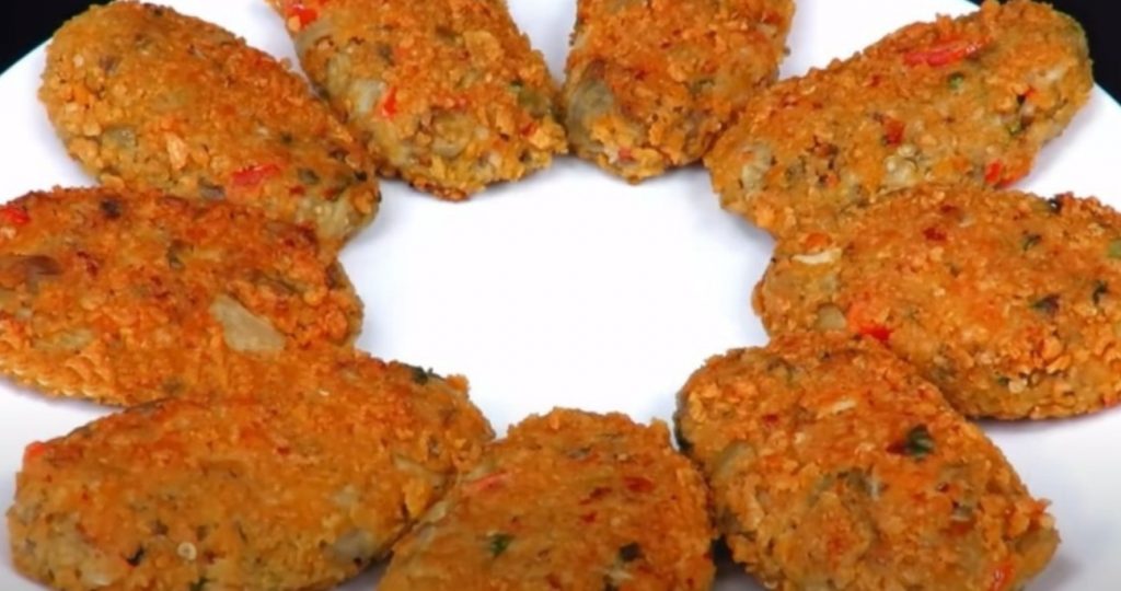 Котлеты из баклажанов получаются вкуснее мясных. Нежное и сочное овощное блюдо