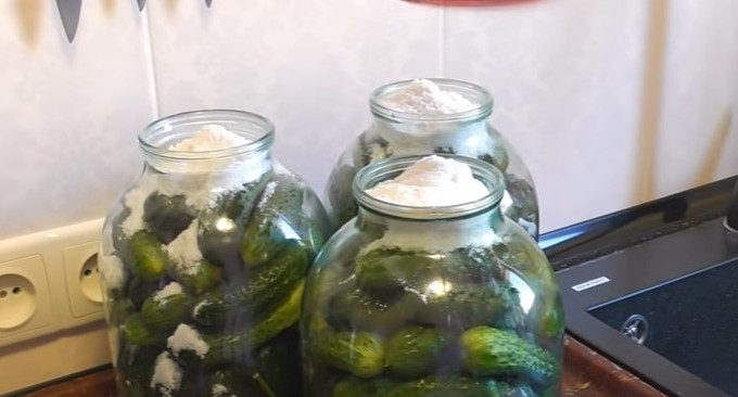 Проще рецепта не знаю! Огурцы как бочковые на зиму, холодный способ: повторяю каждый год