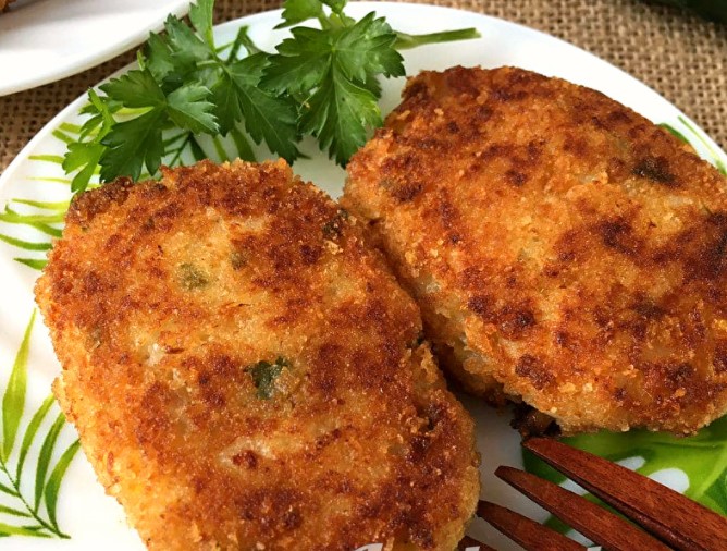 Беру 300 грамм фарша и готовлю большую гору котлет. Бюджетные котлеты на ужин