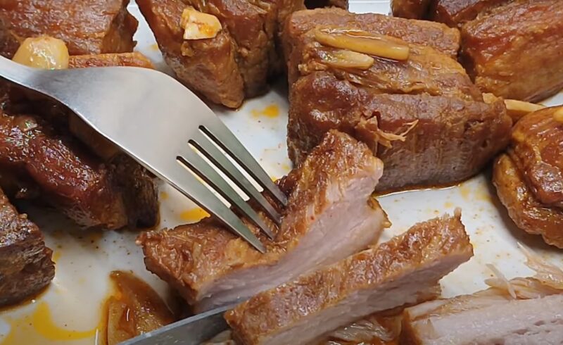 Этот рецепт покорит с первого кусочка. Грудинка, которая получается идеальной!