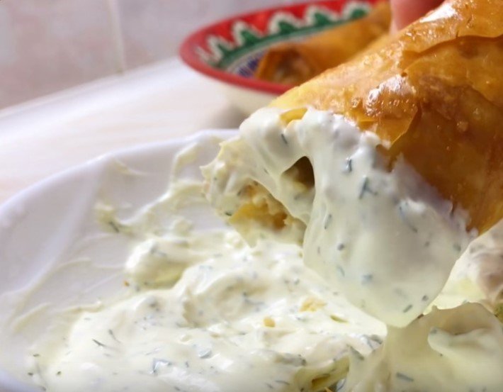 Вкусно и никакой возни с тестом. Трубочки с нежной начинкой из куриного мяса