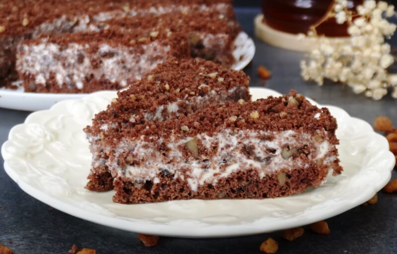 Нежный, воздушный, шоколадный торт «Пища богов» — идеален для чаепития в кругу семьи!