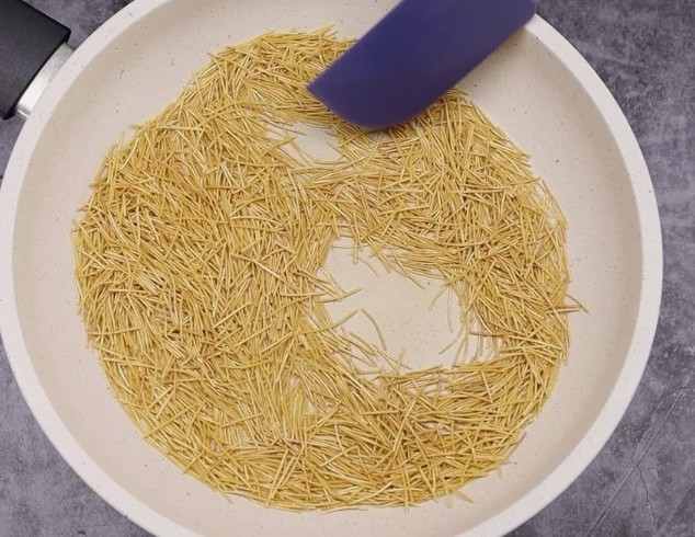 Куриный суп из моего детства. Вермишель не разбухает и долго стоит в холодильнике