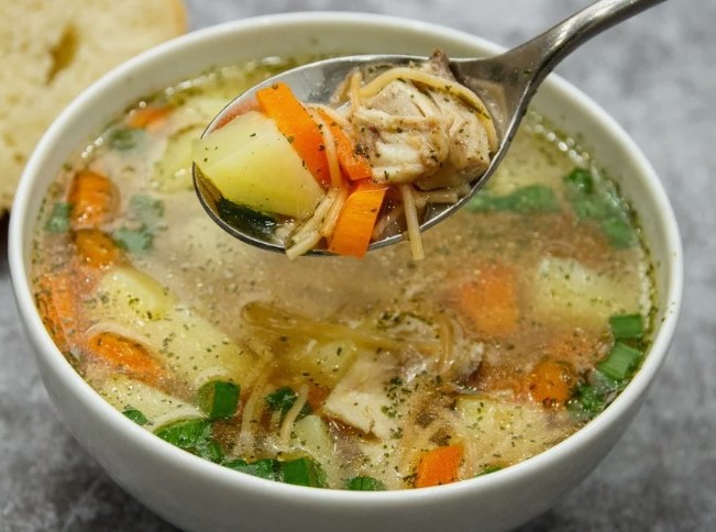 Куриный суп из моего детства. Вермишель не разбухает и долго стоит в холодильнике