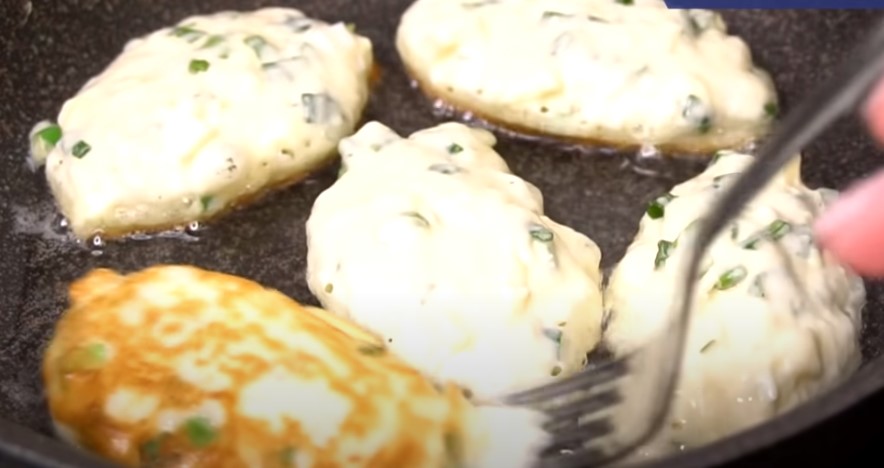 Пирожки «Выручайка»: готовлю пока закипает чайник. Отличное решение для быстрого завтрака и перекуса