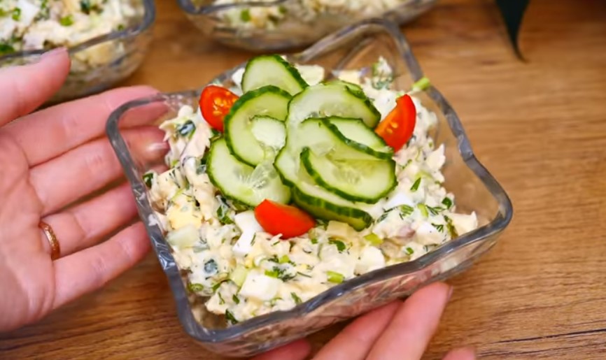 Салат «Нежность» из чего же он. А вкусный какой и простой в приготовлении