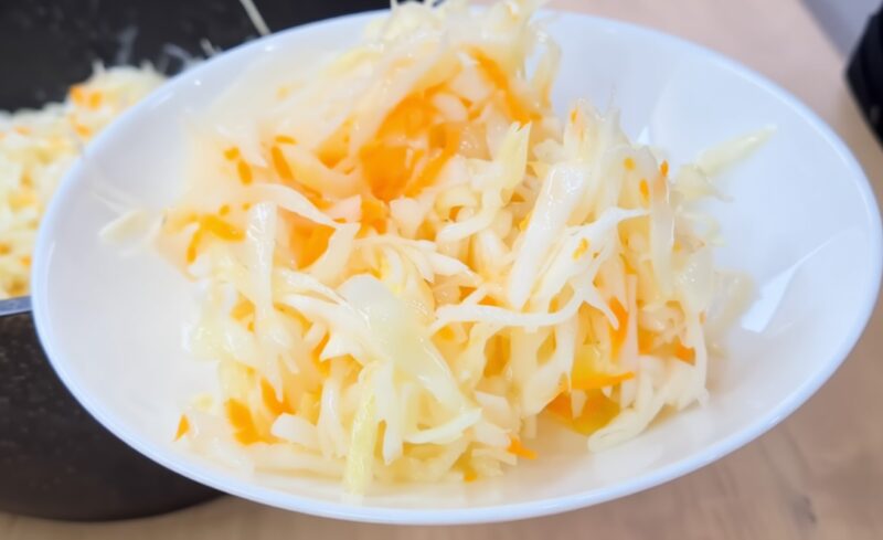 Хрустящая капуста за 12 часов — как в заводской столовой! Простой рецепт без квашения: сохраняет всю пользу